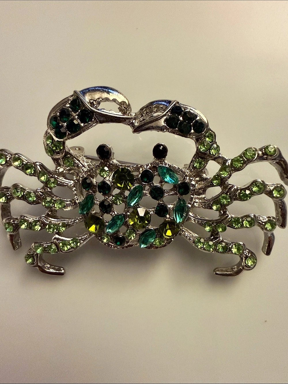 Crab  Brooch 🦀 Green & Silver Brooch NWOT Women’s jewelry